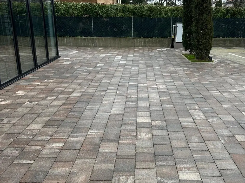 Pavimentazione in masselli autobloccanti